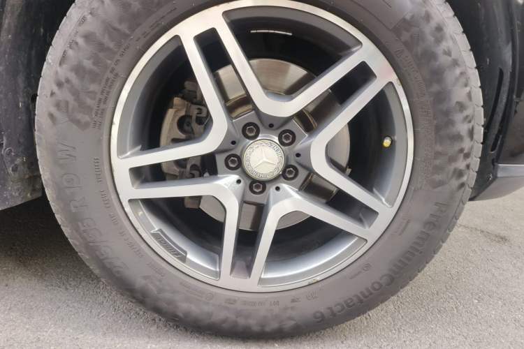 Used Mercedes-Benz GL-Class 2014 GL 400 4MATIC Dynamic Model Right Front Wheel Hub