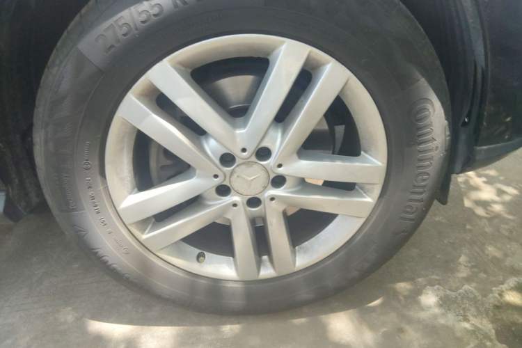 Used Mercedes-Benz GL-Class 2014 GL 400 4MATIC Dynamic Model Right Front Wheel Hub