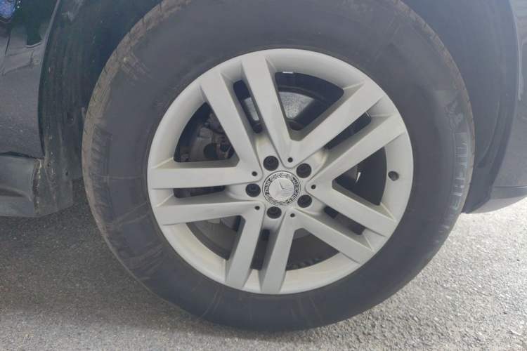 Used Mercedes-Benz GL-Class 2014 GL 350 CDI 4MATIC Right Front Wheel Hub