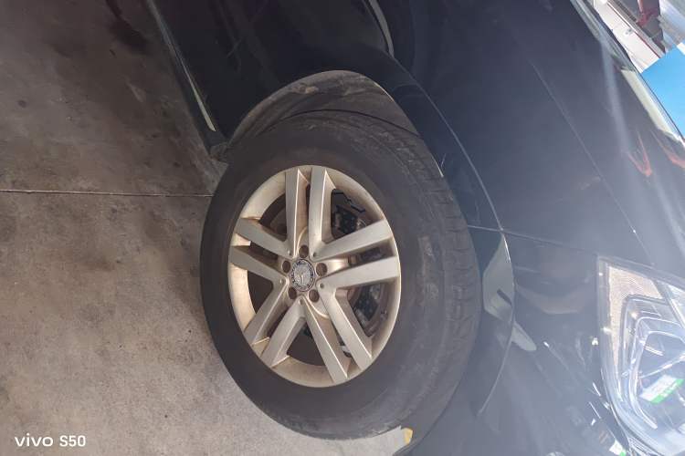 Used Mercedes-Benz GL-Class 2014 GL 400 4MATIC Dynamic Model Right Front Wheel Hub