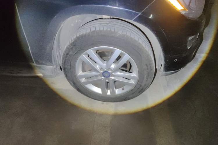 Used Mercedes-Benz GL-Class  Right Front Wheel Hub