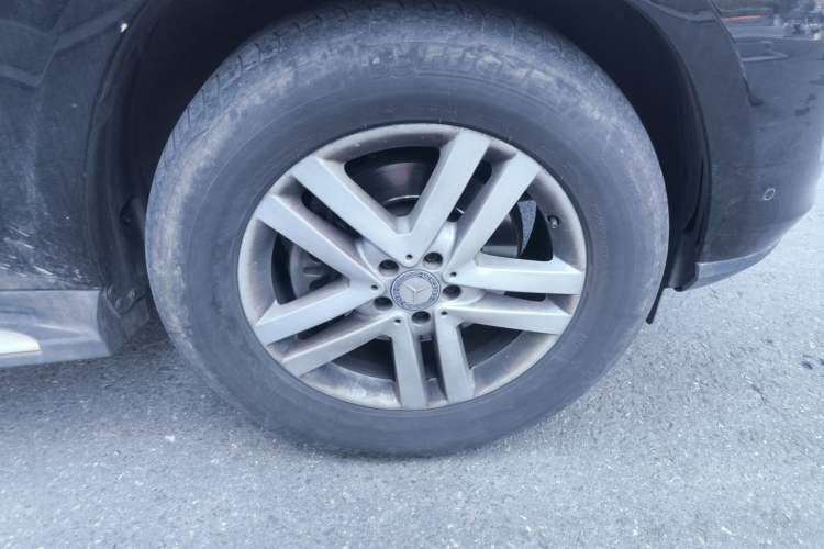 Used Mercedes-Benz GL-Class 2014 GL 400 4MATIC Dynamic Model Right Front Wheel Hub
