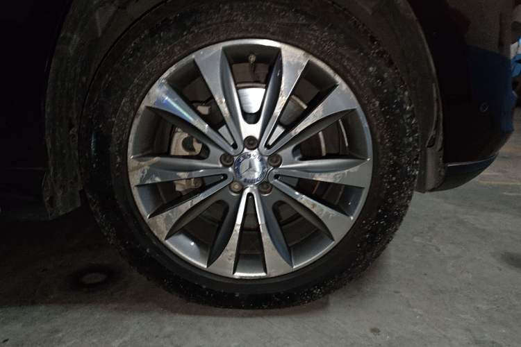 Used Mercedes-Benz GL-Class 2014 GL 350 CDI 4MATIC Right Front Wheel Hub