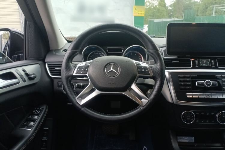 Used Mercedes-Benz GL-Class 2014 GL 400 4MATIC Dynamic Model Steering Wheel