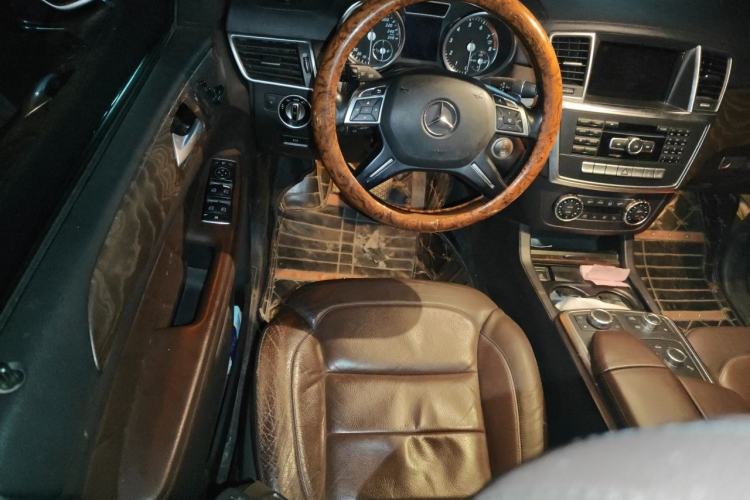 Used Mercedes-Benz GL-Class 2014 GL 400 4MATIC Luxury Model Steering Wheel