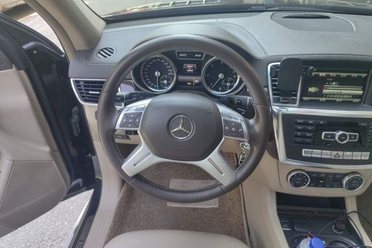 Used Mercedes-Benz GL-Class 2014 GL 350 CDI 4MATIC Steering Wheel