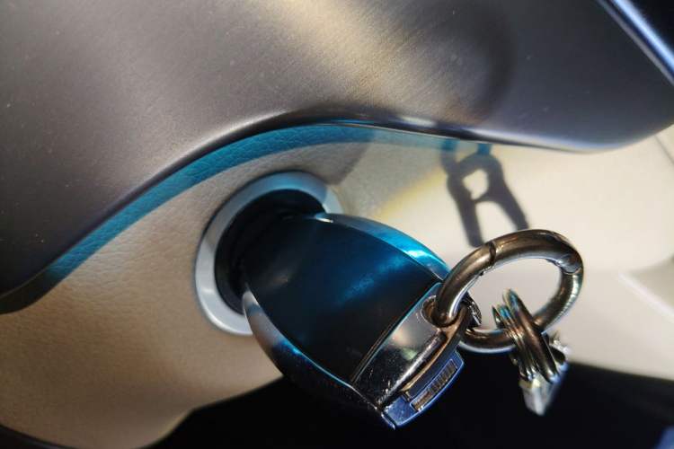 Used Mercedes-Benz GL-Class 2014 GL 400 4MATIC Dynamic Model Vehicle Key