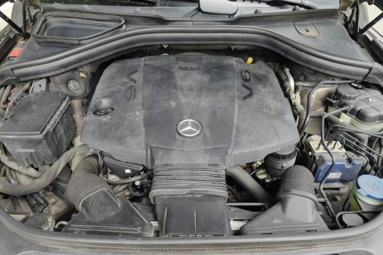 Used Mercedes-Benz GL-Class 2014 GL 350 CDI 4MATIC Engine Bay