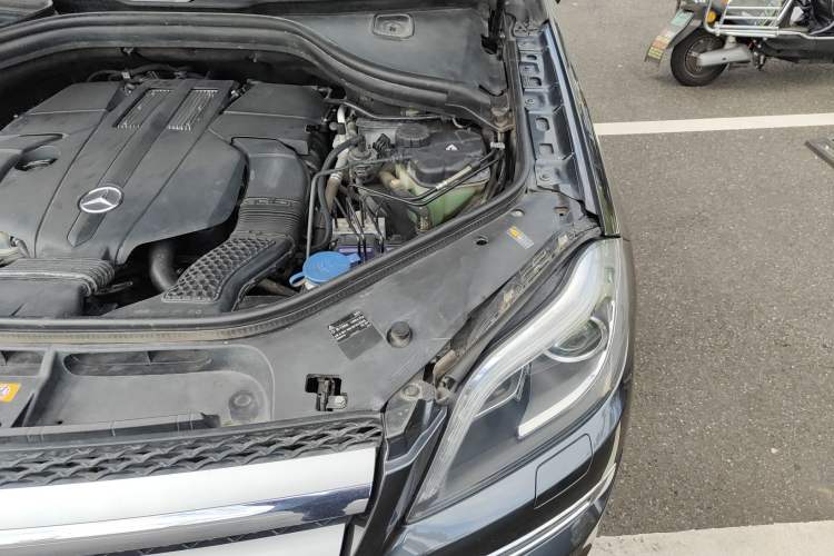 Used Mercedes-Benz GL-Class 2014 GL 400 4MATIC Dynamic Model Engine Bay Left