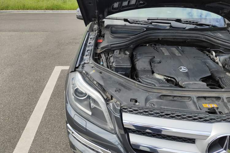 Used Mercedes-Benz GL-Class 2014 GL 400 4MATIC Dynamic Model Engine Bay Right