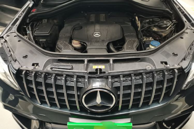 Used Mercedes-Benz GL-Class 2014 GL 400 4MATIC Dynamic Model Engine Bay
