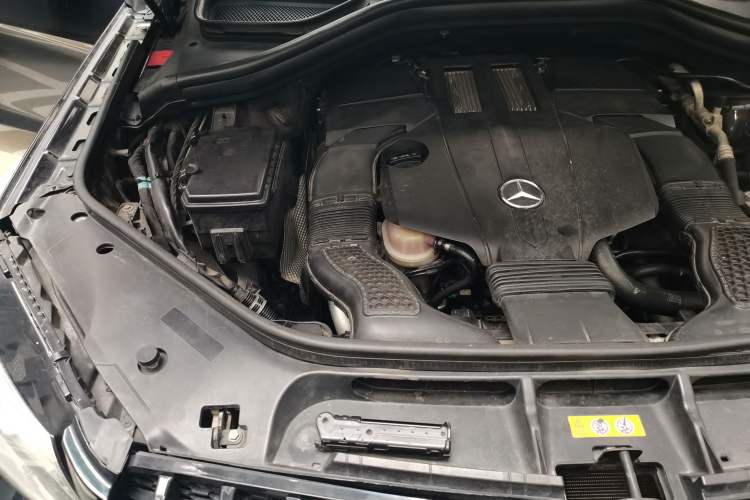 Used Mercedes-Benz GL-Class 2014 GL 400 4MATIC Dynamic Model Engine Bay Right