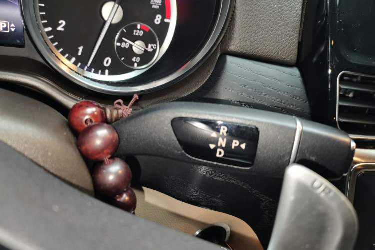Used Mercedes-Benz GL-Class 2014 GL 400 4MATIC Dynamic Model Gear Lever