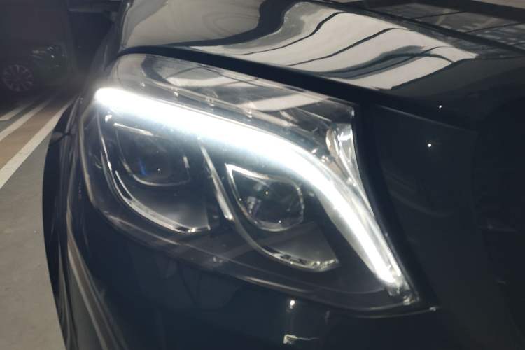 Used Mercedes-Benz GL-Class 2014 GL 400 4MATIC Dynamic Model Right Front Headlight