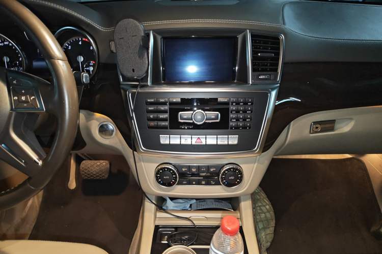 Used Mercedes-Benz GL-Class 2014 GL 350 CDI 4MATIC Audio And AC Panel