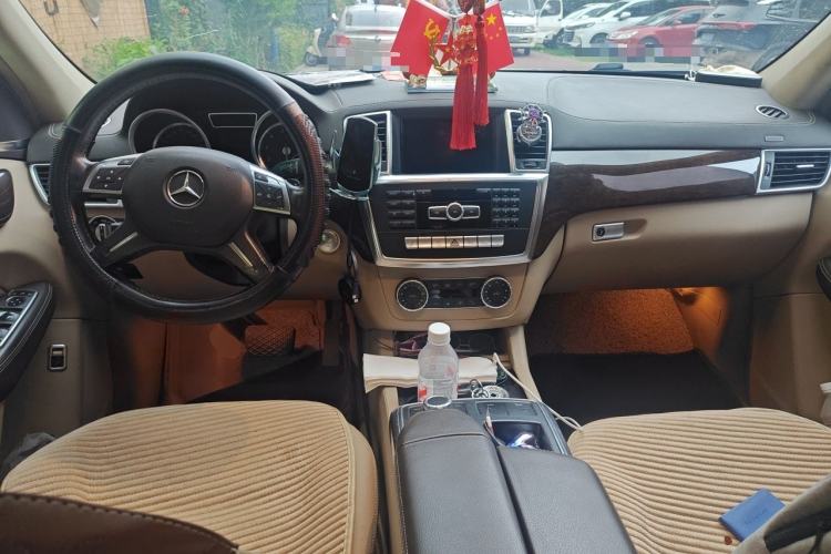 Used Mercedes-Benz GL-Class  Center Console