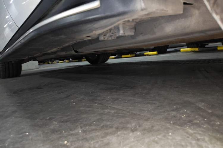 Used Mercedes-Benz GL-Class 2014 GL 350 CDI 4MATIC Chassis Rear Left