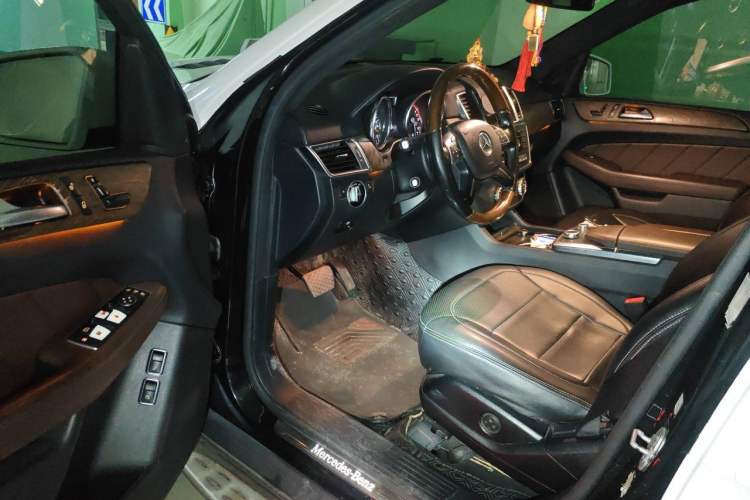 Used Mercedes-Benz GL-Class 2014 GL 400 4MATIC Dynamic Model Driver Seat
