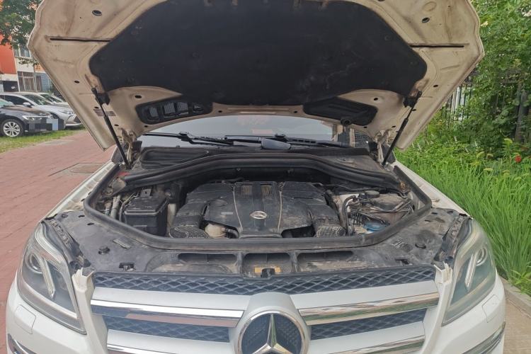 Used Mercedes-Benz GL-Class  Engine Bay