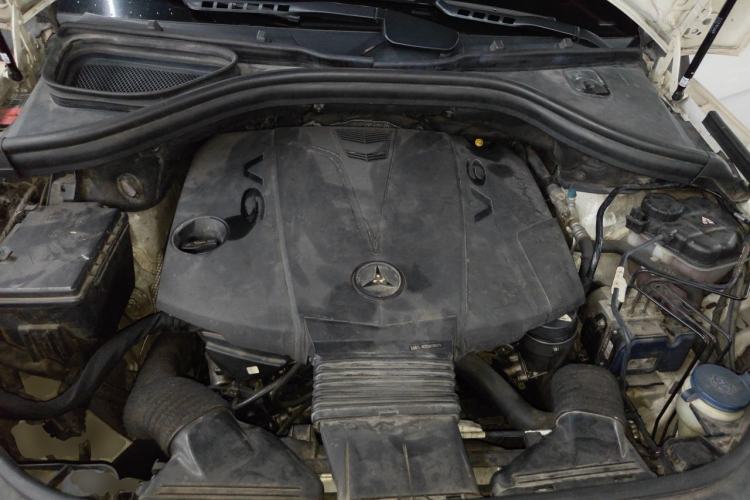 Used Mercedes-Benz GL-Class 2014 GL 350 CDI 4MATIC Engine Bay
