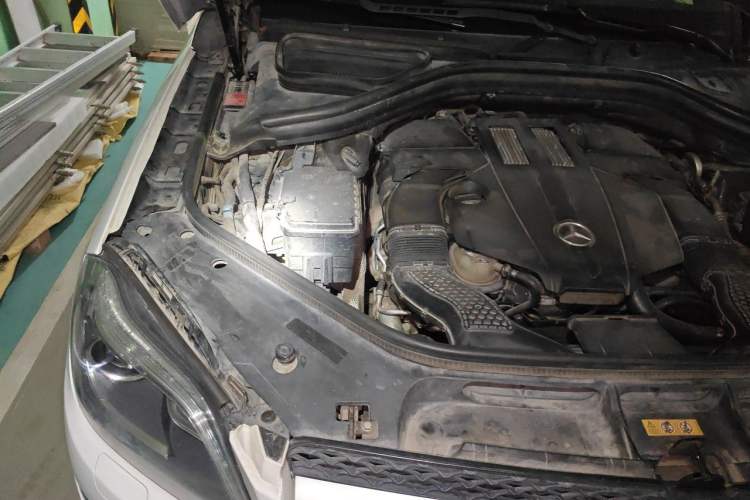 Used Mercedes-Benz GL-Class 2014 GL 400 4MATIC Dynamic Model Engine Bay Right
