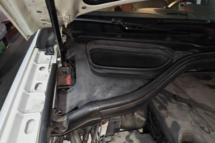 Used Mercedes-Benz GL-Class 2014 GL 350 CDI 4MATIC Engine Bay Right