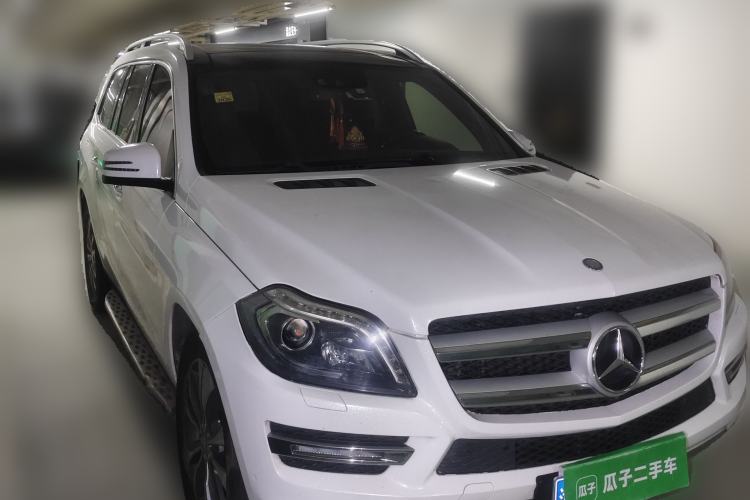 Used Mercedes-Benz GL-Class 2014 GL 400 4MATIC Dynamic Model Front Right 45 Deg