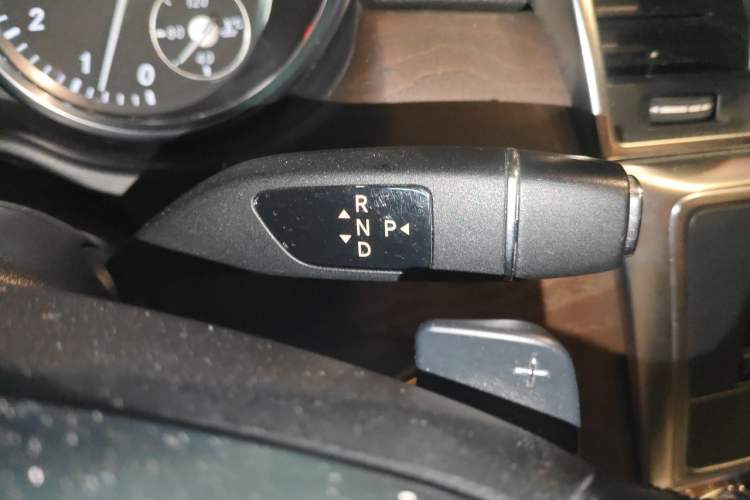 Used Mercedes-Benz GL-Class 2014 GL 400 4MATIC Dynamic Model Gear Lever