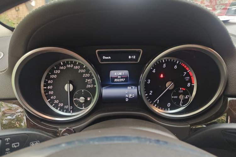 Used Mercedes-Benz GL-Class  Instrument Cluster