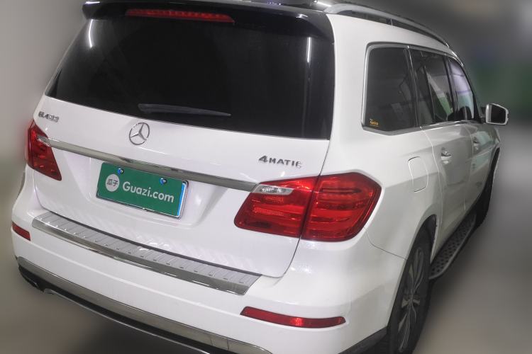 Used Mercedes-Benz GL-Class 2014 GL 400 4MATIC Dynamic Model Rear Right 45 Deg