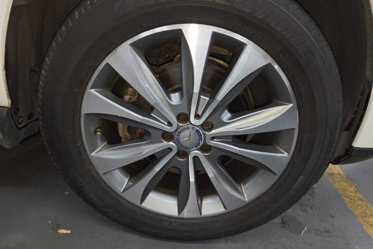Used Mercedes-Benz GL-Class 2014 GL 350 CDI 4MATIC Right Front Wheel Hub