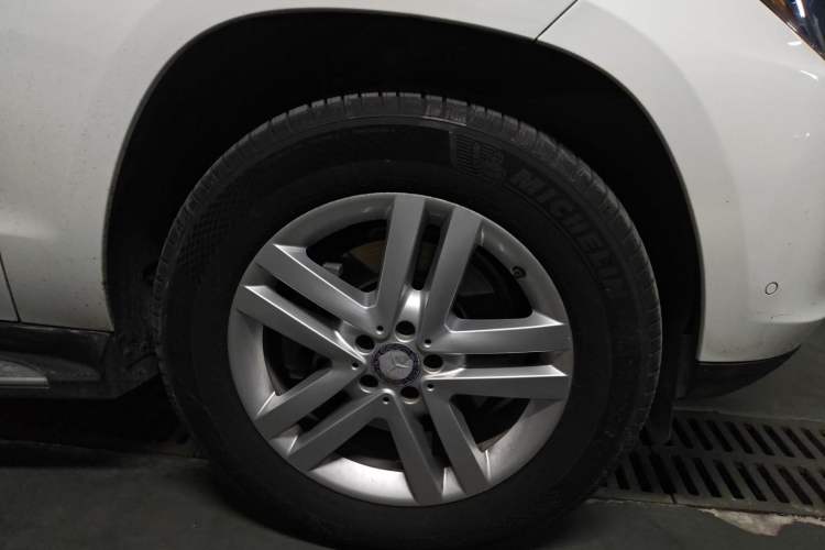 Used Mercedes-Benz GL-Class 2014 GL 350 CDI 4MATIC Right Front Wheel Hub