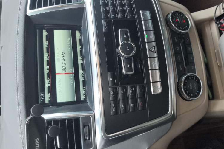 Used Mercedes-Benz GL-Class 2015 GL 400 4MATIC Dynamic Model Audio And AC Panel