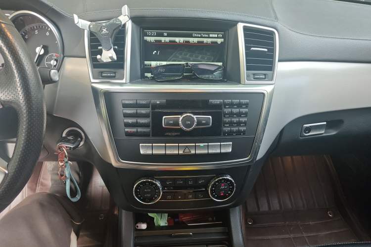 Used Mercedes-Benz GL-Class 2015 GL 400 4MATIC Dynamic Model Audio And AC Panel