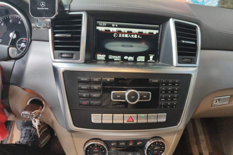 Used Mercedes-Benz GL-Class 2015 GL 400 4MATIC Dynamic Model Audio And AC Panel