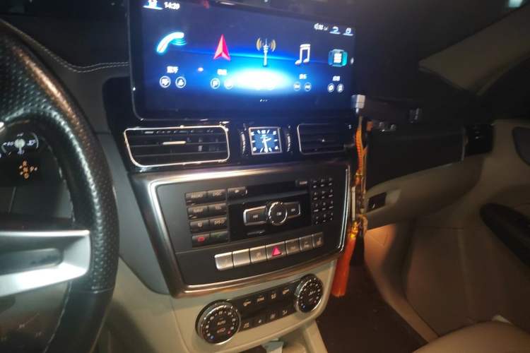 Used Mercedes-Benz GL-Class 2015 GL 400 4MATIC Dynamic Model Audio And AC Panel
