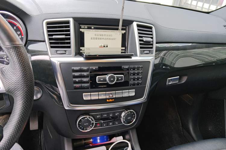 Used Mercedes-Benz GL-Class  Audio And AC Panel