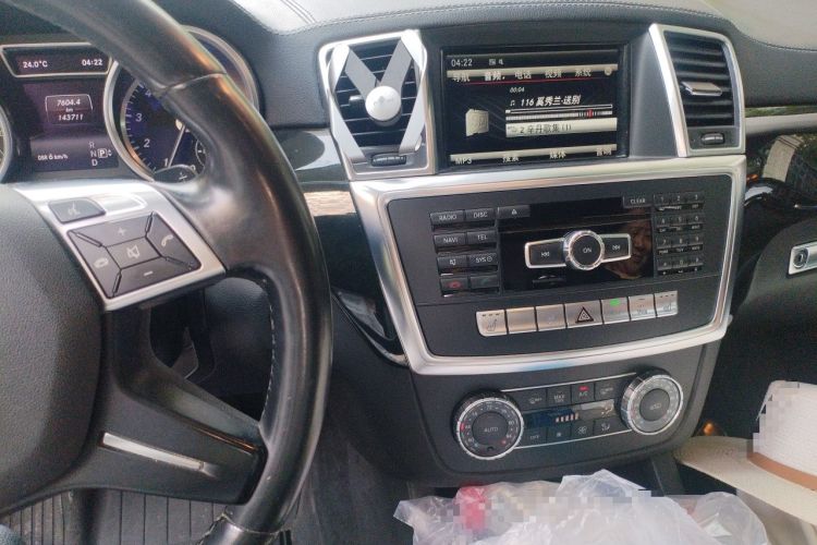 Used Mercedes-Benz GL-Class  Audio And AC Panel