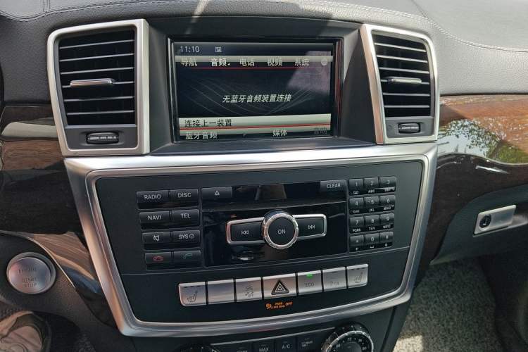 Used Mercedes-Benz GL-Class  Audio And AC Panel