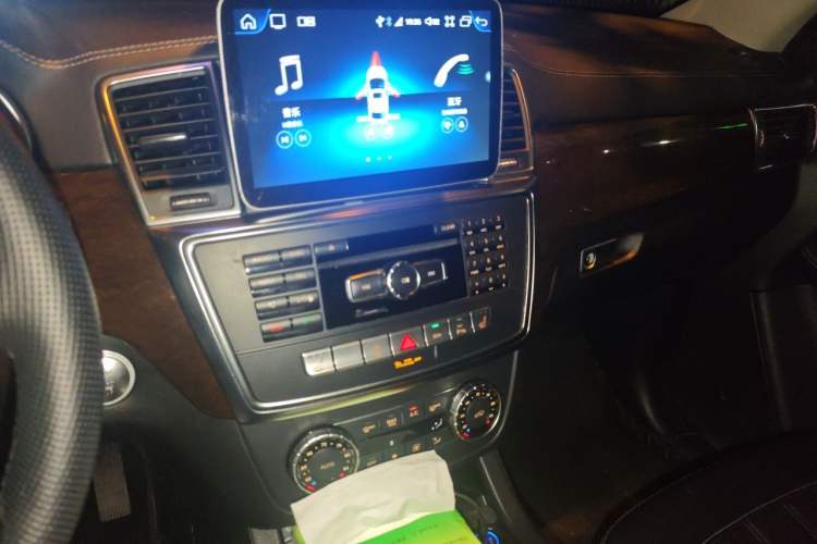 Used Mercedes-Benz GL-Class  Audio And AC Panel