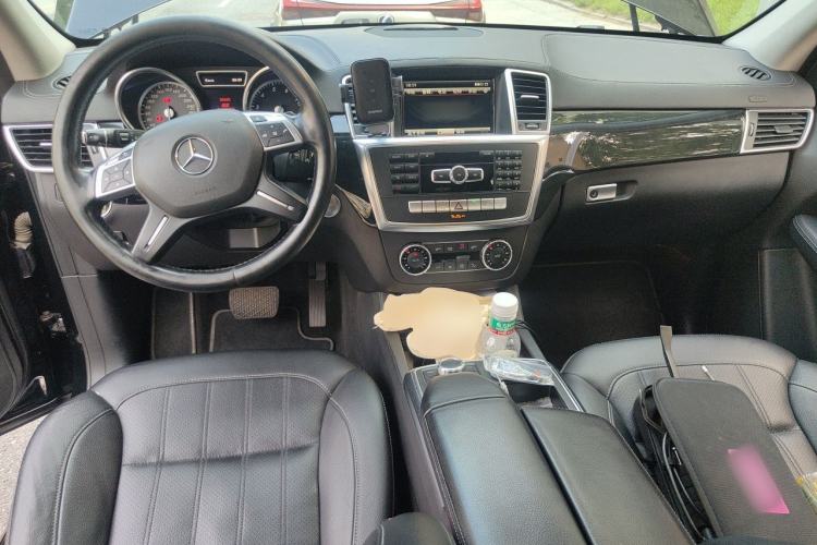 Used Mercedes-Benz GL-Class  Center Console