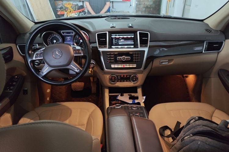 Used Mercedes-Benz GL-Class 2015 GL 350 CDI 4MATIC Center Console