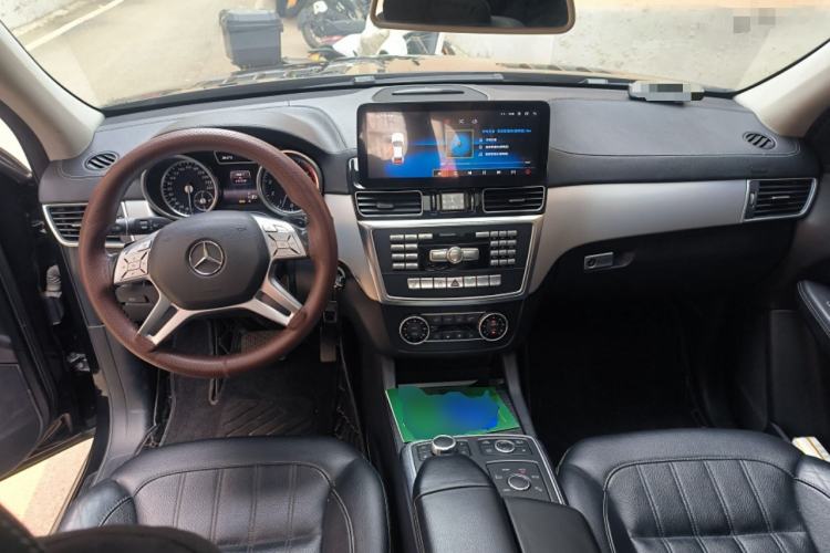 Used Mercedes-Benz GL-Class 2015 GL 400 4MATIC Dynamic Model Center Console