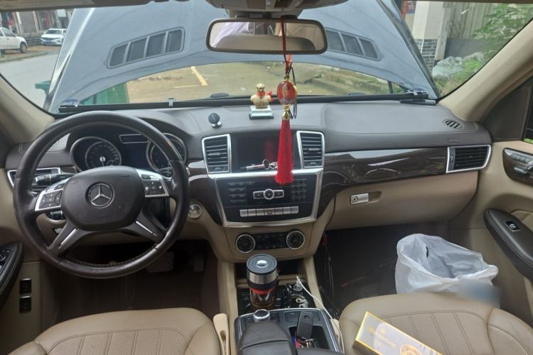 Used Mercedes-Benz GL-Class  Center Console