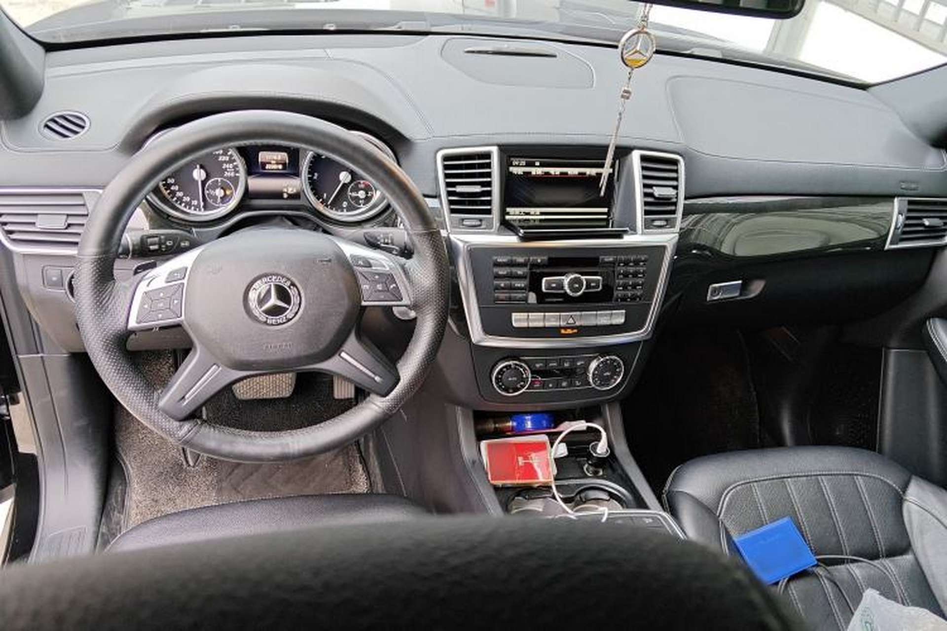 Used Mercedes-Benz GL-Class  Center Console