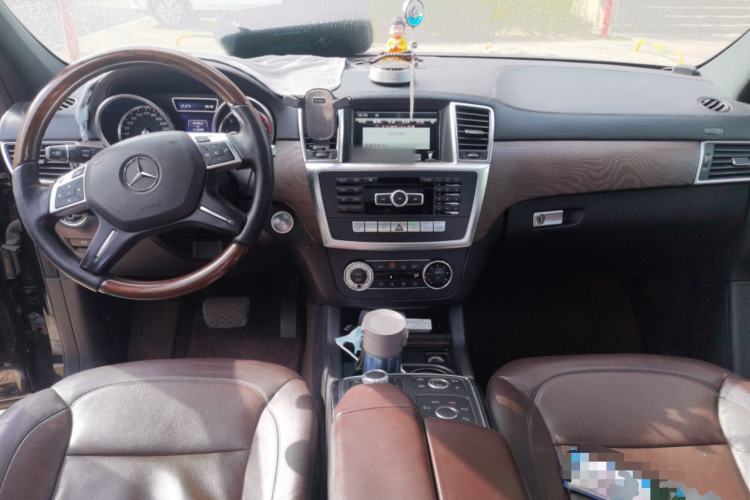 Used Mercedes-Benz GL-Class 2015 GL 500 4MATIC Center Console