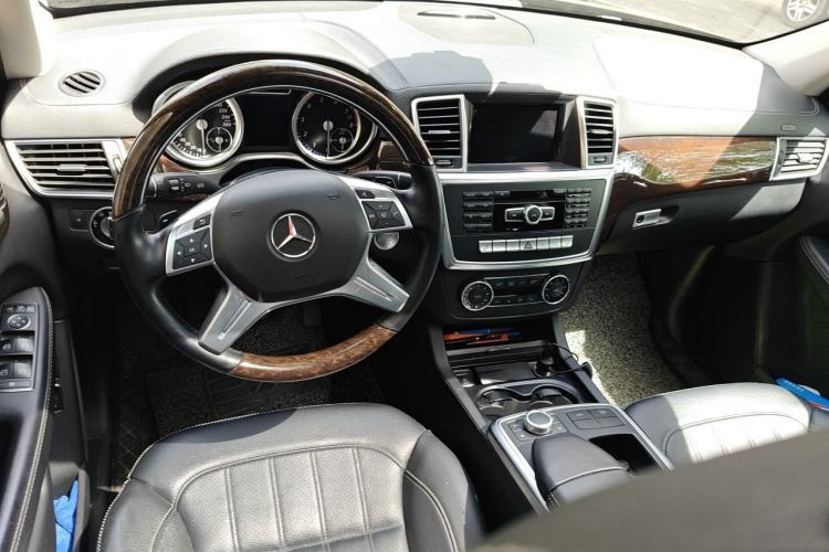 Used Mercedes-Benz GL-Class  Center Console