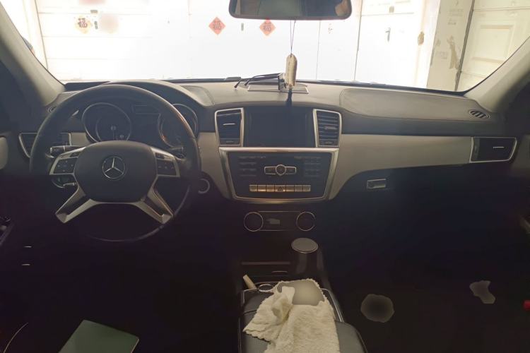 Used Mercedes-Benz GL-Class 2015 GL 400 4MATIC Dynamic Model Center Console
