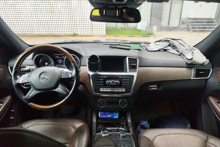 Used Mercedes-Benz GL-Class 2015 GL 500 4MATIC Center Console