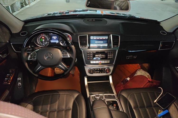Used Mercedes-Benz GL-Class  Center Console